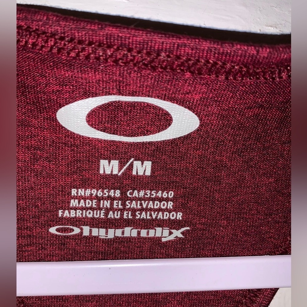 Oakley Tank Top - Sz Medium in Nearly New Condition. - Picture 3 of 7